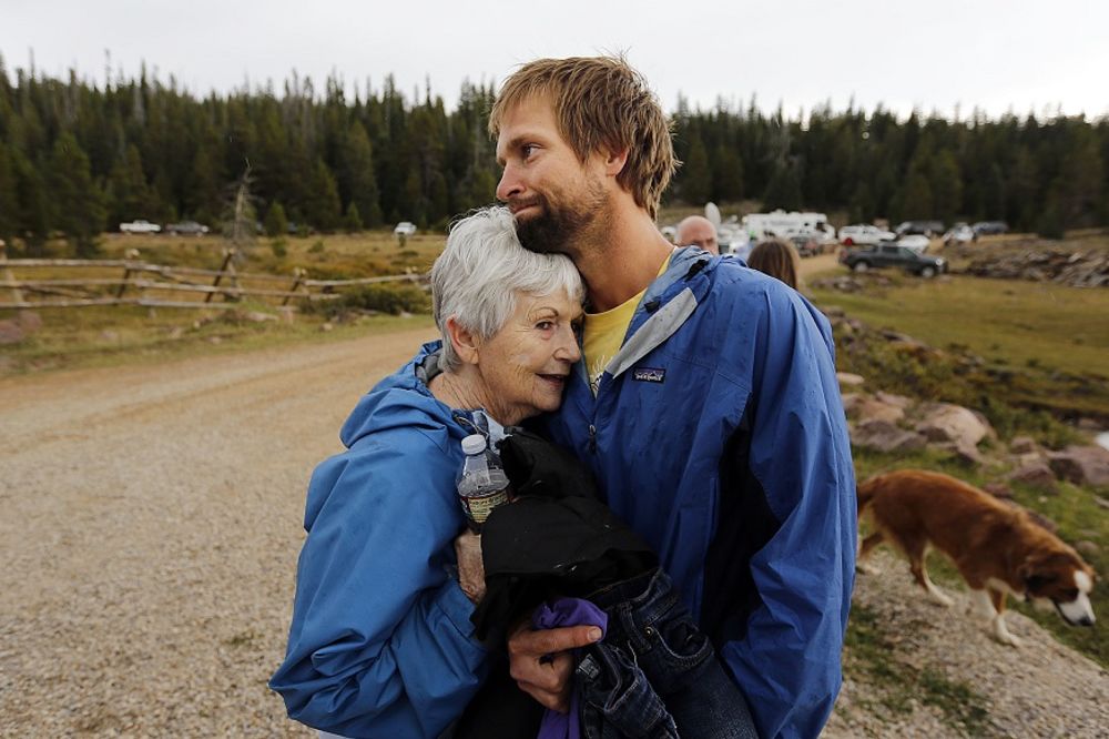 Pronašla je sina posle 60 godina i to preko Fejsbuka: Priča ove bake je raznežila region!