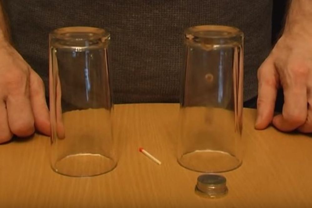 Stavio je šibicu između dve čaše. Dobro se pripremite za ono što ćete videti! (FOTO) (VIDEO)