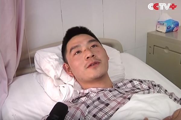 Golim rukama je pokušao da uhvati ženu koja je padala sa 11. sprata (VIDEO)