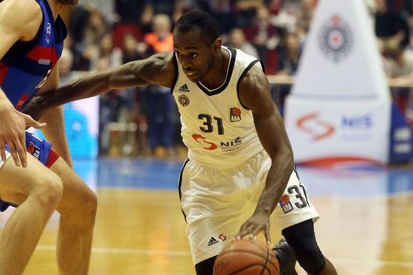 Partizanova copy paste sezona: Radivojević posle Zvezde srušio i crno-bele! (VIDEO)