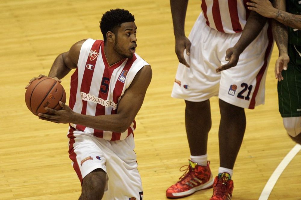 Raskid se dugo nazirao: Tompson odlazi iz Zvezde!