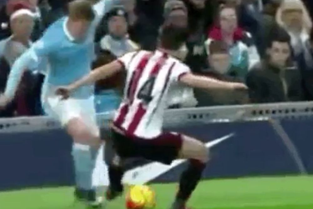 Polako, polako, polako...nemoj da padaš na zadnjicu posle ovog driblinga! (VIDEO)