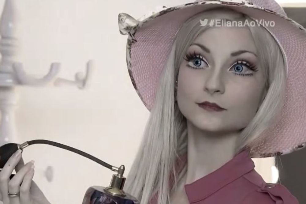 Prirodna barbika: Seksi Brazilka izgleda kao lutka! (FOTO) (VIDEO)