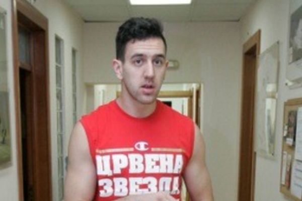 Micić potpisao ugovor i izvinio se navijačima za nešto što nije rekao! (FOTO)