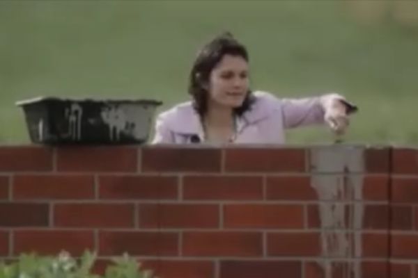 Umrećete od smeha! Nećete verovati o čemu se radi u ovoj reklami (VIDEO)