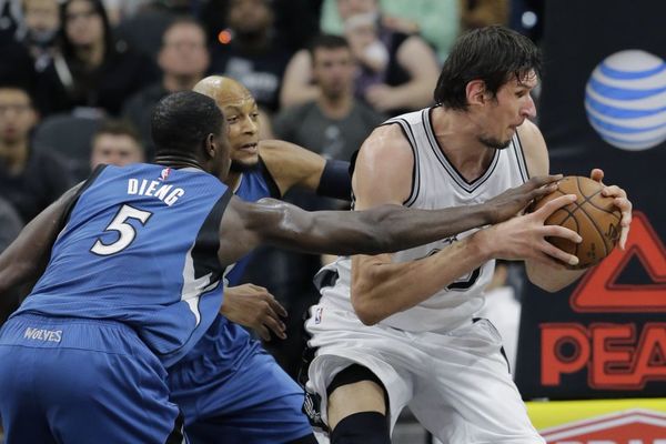 Greg Popović je oslobodio zver: Marjanović razbucao Minesotu i doneo Sparsima pobedu! (VIDEO)