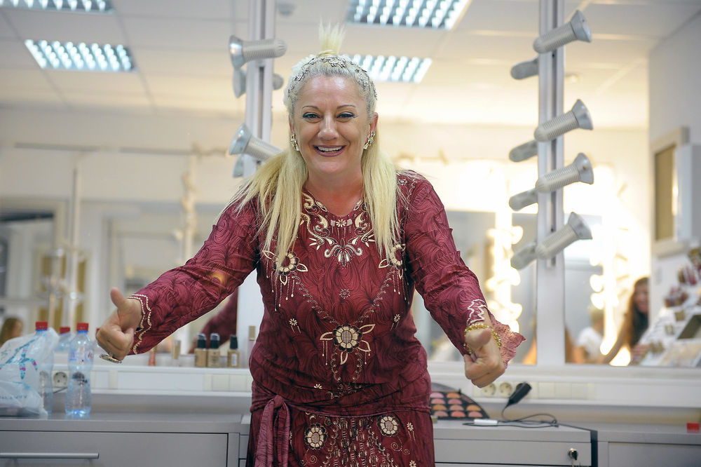 Pala prva krv u Parovima: Miljana Kulić razbila nos Vesni Rivas! (FOTO)