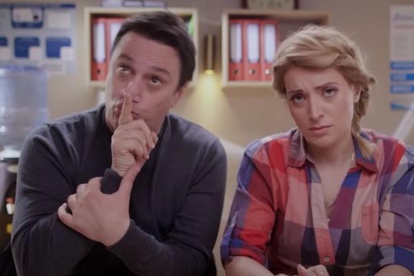 Nije namerno! Ovako se Andrija pravda zbog gledanja pornića i ispijanja šampanjaca (VIDEO)