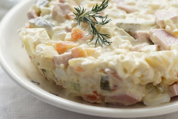 Ruska salata je omiljena na svakoj novogodišnjoj trpezi (RECEPT) (VIDEO)