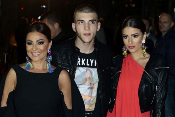 Fenomen Veljka i Anastasije: Zašto je dobro dok Srbiju zanima šta rade Cecina deca? (FOTO) (VIDEO)