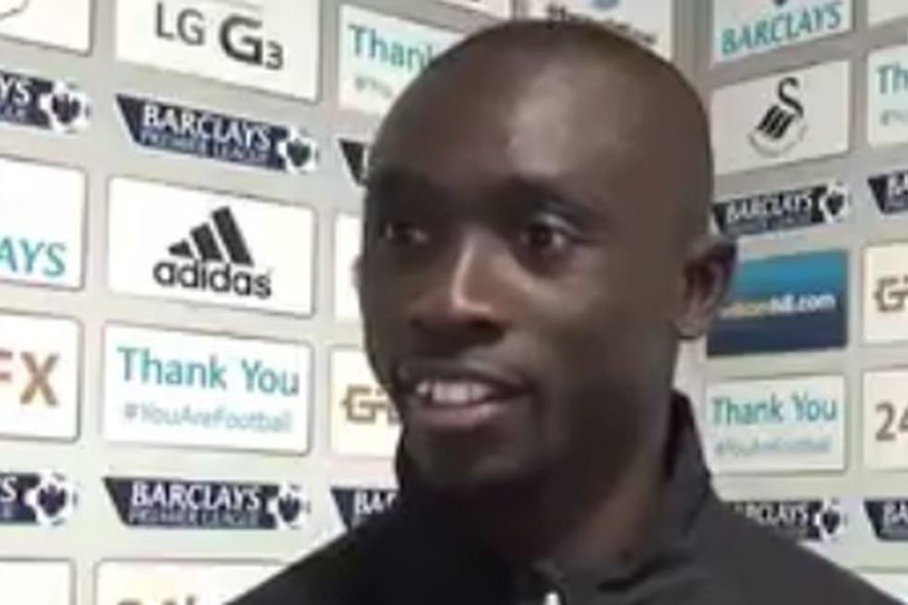 Fudbaler Njukasla objasnio kako je to kad si igrač: Trčim stalno, trčim cele nedelje! (VIDEO)