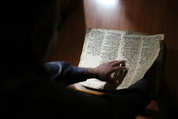 A gde je tu srpski? Ovo je 10 najstarijih jezika, a jednim od njih govore naše komšije!