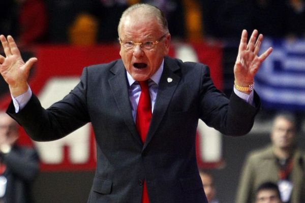 Pobesneli Duda: Efes dao koš u poslednjoj sekundi poluvremena, a Ivković poludeo! (VIDEO)