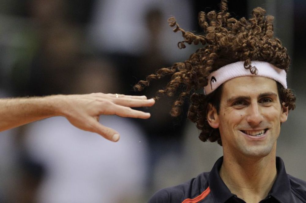 Nole luduje u Dohi sa lažnim Felainijem! (FOTO)