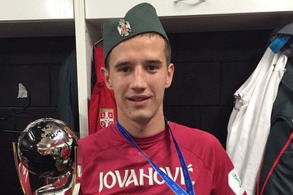 Dirljiva poruka Zvezdinog zlatnog Orlića oduševila Delije! (FOTO)