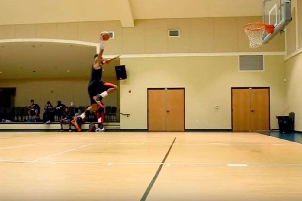 I Džordan bi umro od smeha na njegovu parodiju: Imitator košarkaša udario na Majkla! (VIDEO)