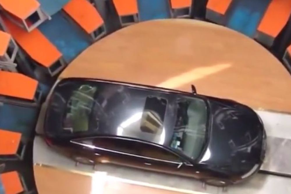 Ovo nećemo doživeti u Srbiji: To se zove parkiranje iz snova! (VIDEO)