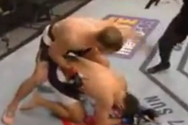 Nije morao ni da ulazi u ring: Nokaut stigao posle samo 45 sekundi