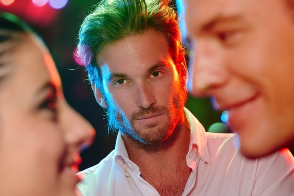 Jedan znak će pokleknuti pred iskušenjem i uplesti se u tajnu vezu (GIF)