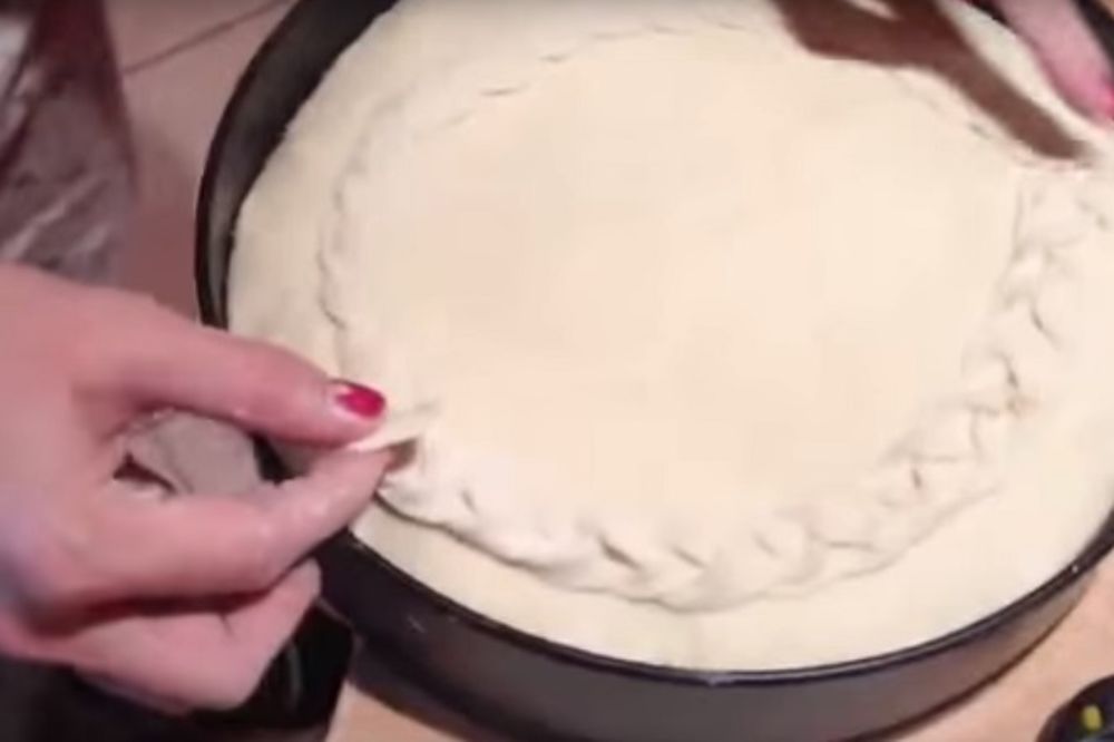 Česnica je neizostavni deo božićne trpeze, a ovako se pravi (RECEPT) (VIDEO) (GIF)