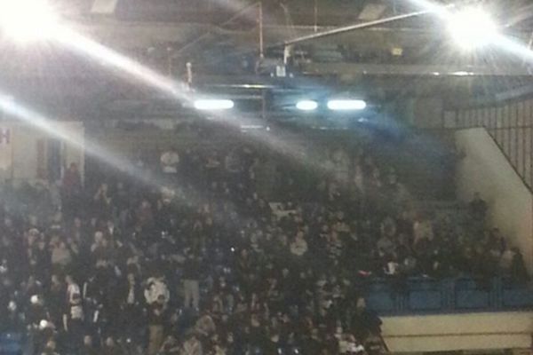 Nakon opšteg haosa i tuče ispred hale, Grobari ipak ušli u dvoranu u Nikšiću!  (FOTO) (VIDEO)