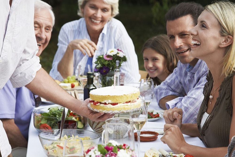 15 pravila bontona koja stalno svi kršimo, a da toga nismo ni svesni! (FOTO) (GIF)
