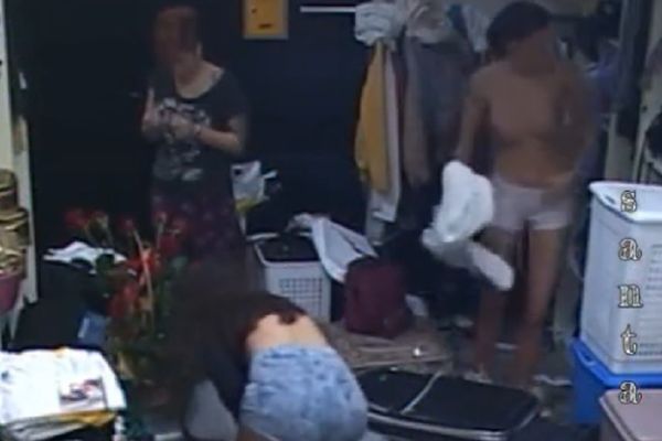 Sevnuli joj silikoni! Tijana Ajfon se razgolitila i zaboravila na kamere! (VIDEO)