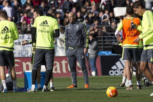 Tek što je seo na klupu Reala, a već obara rekord: Zidan hitno želi Azara i nudi 130 miliona!? (FOTO)