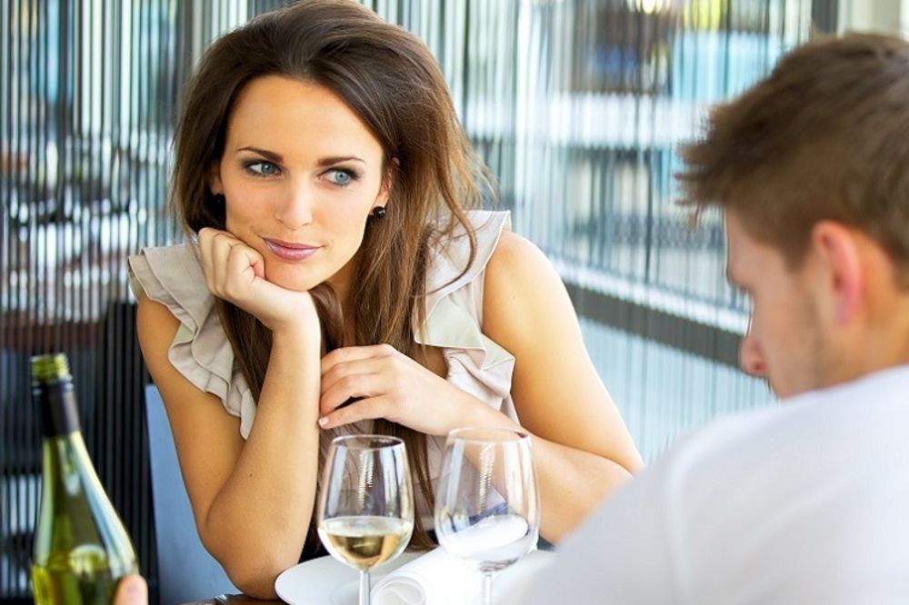 4 znaka da ste sa potpuno pogrešnim muškarcem! Ako ih prepoznate, bežite od njega!