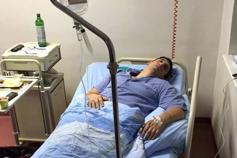 Sve mu se nakupilo: Kristijan objavio fotografije iz bolničke postelje (FOTO)