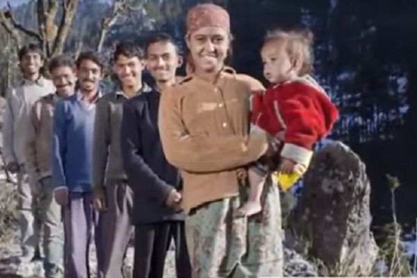 Udala se za petoricu braće: Svako veče spava sa drugim, ali joj je najbitnije da nije gladna! (VIDEO)