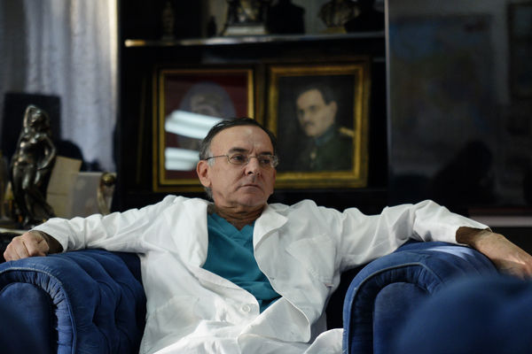 Tvrdi da je premijer zlo: Stručnjak naveo Vučića za razlog svoje smene! (FOTO)