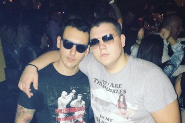 Uzeo pušku - opalio rafal! Sin Lepe Brene pokupio manire mafijaša iz devedesetih! (VIDEO)