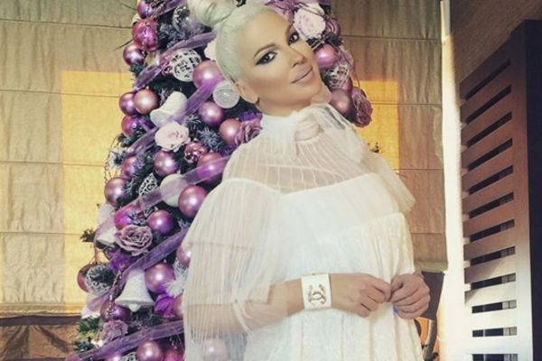 Nisu joj ni do kolena! Kako je JK za praznike pokidala Ražnatoviće i Natašu Bekvalac! (FOTO)