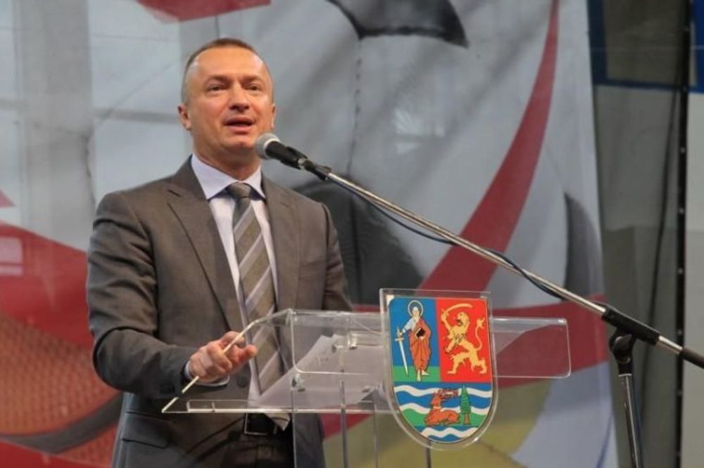 Malverzacije pokrajinske vlade: Pajtić nezakonito potrošio 2 milijarde dinara!
