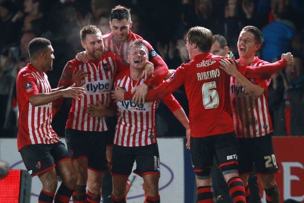 Jedva se spasili blamaže: Liverpul primio gol direktno iz kornera! (VIDEO)