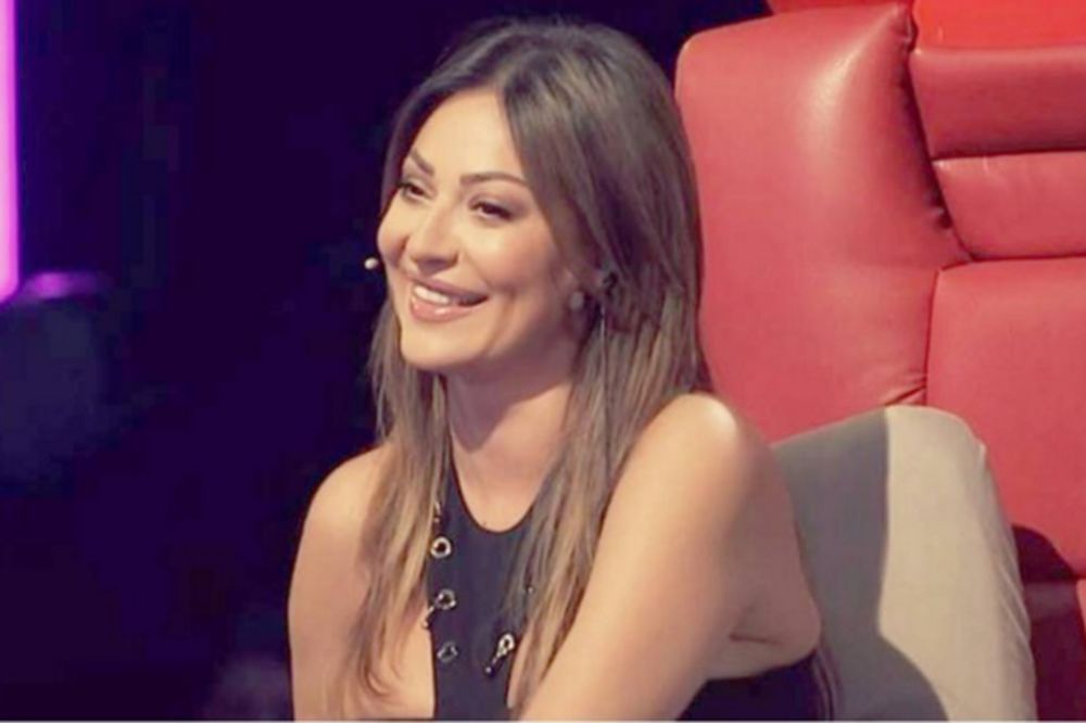 Gde ima - tu se i prosipa! Upss! Ono kad Ceci grudi preliju iz brusa! (FOTO)