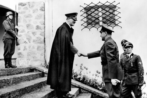 Hitler se nije ubio u bunkeru, već... Agent CIA koji je pratio Slobu otkriva zaveru veka!