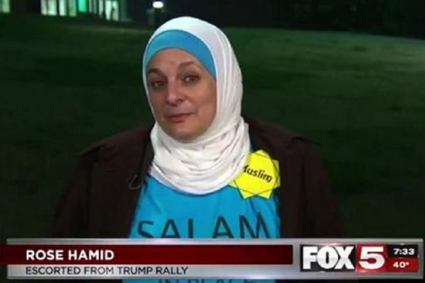 Dajte Trampu lekove! Izbacio pokrivenu muslimanku sa predizbornog skupa (VIDEO)