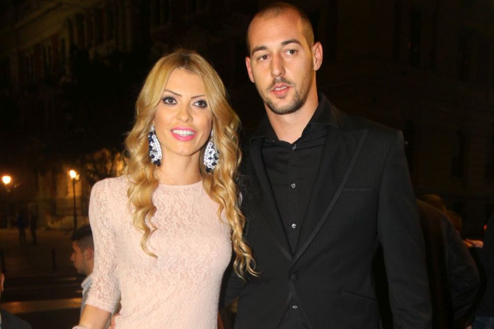 Stala na ludi kamen: Direktorka Partizana se udala za golmana!