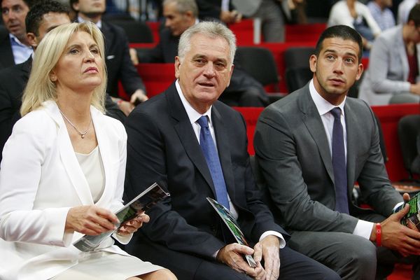 Cela Arena zviždala Nikoliću! Pogledajte šta navijači misle o državnom vrhu Srbije! (VIDEO)