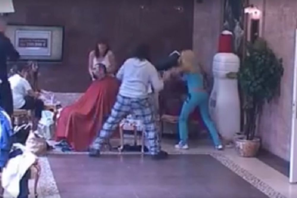 Procureo snimak brutalne tuče u Parovima! (VIDEO)