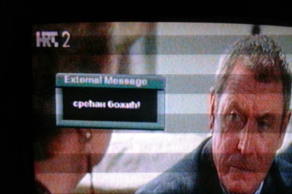 Srbi hakovali HRT i ćirilicom čestitali Božić! (FOTO)