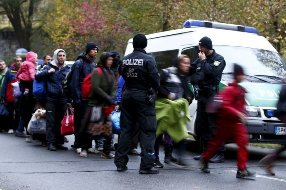 Nemci uzvraćaju: Rulja napala migrante u Kelnu!