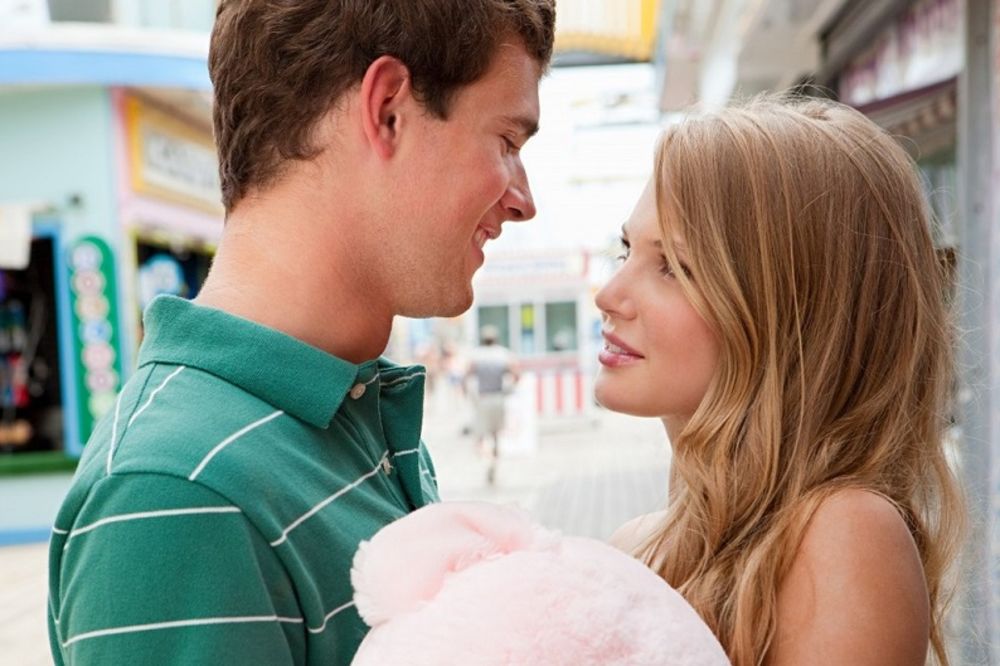 12 najčudnijih razloga zbog kojih se neko može zaljubiti u vas (GIF)