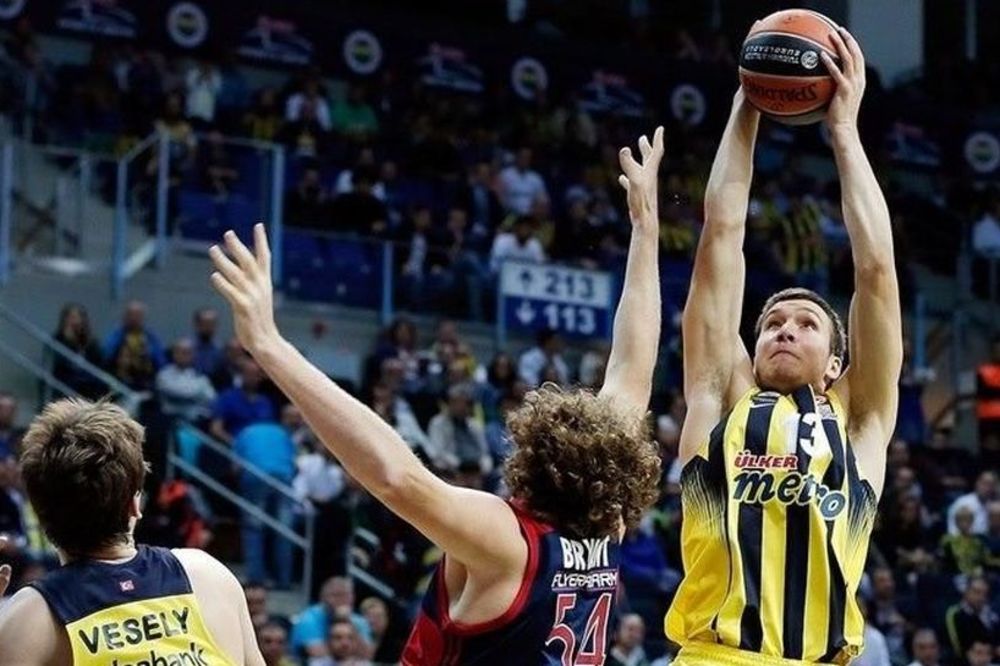 Fener je gubio 19 razlike, a onda je na scenu stupio Bogdanović i sve preokrenuo! (VIDEO)