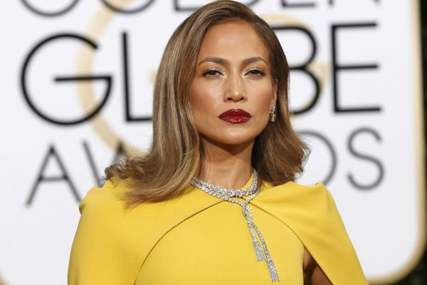 Dženifer Lopez se opasno izblamirala na dodeli Zlatnog globusa (FOTO)