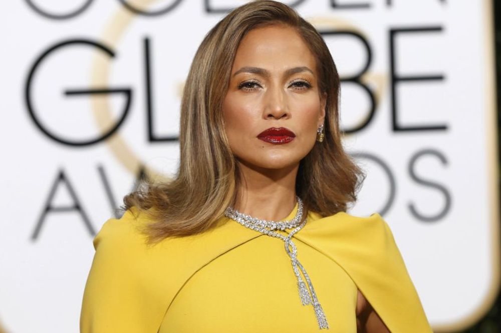 Dženifer Lopez se opasno izblamirala na dodeli Zlatnog globusa (FOTO)