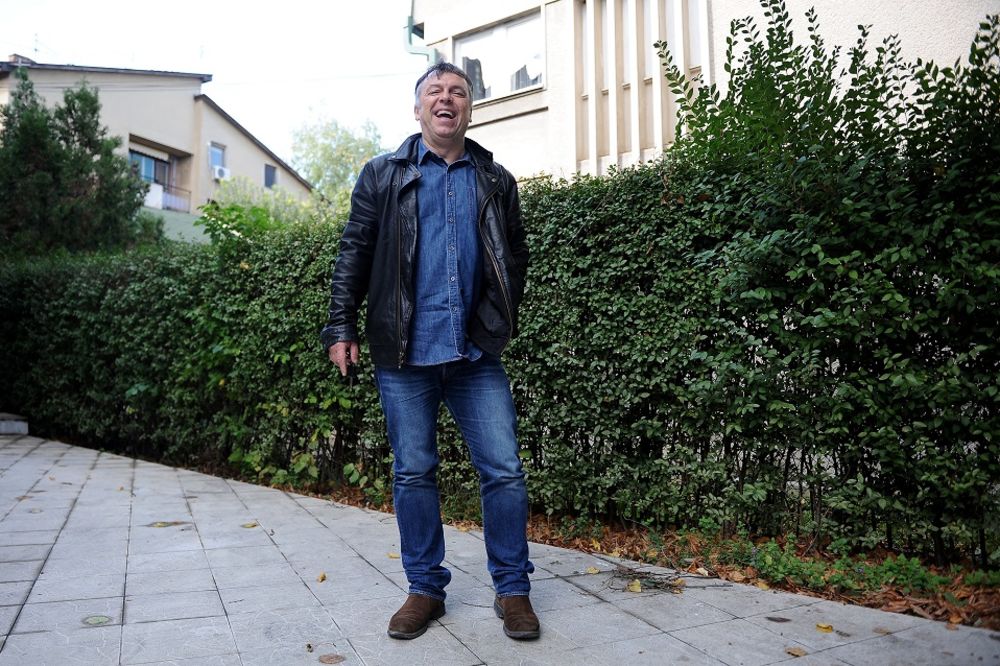 Kakve pevaljke, kakve folkerke: Kad se Nele Karajlić popne na sto, onda sve pršti (FOTO)