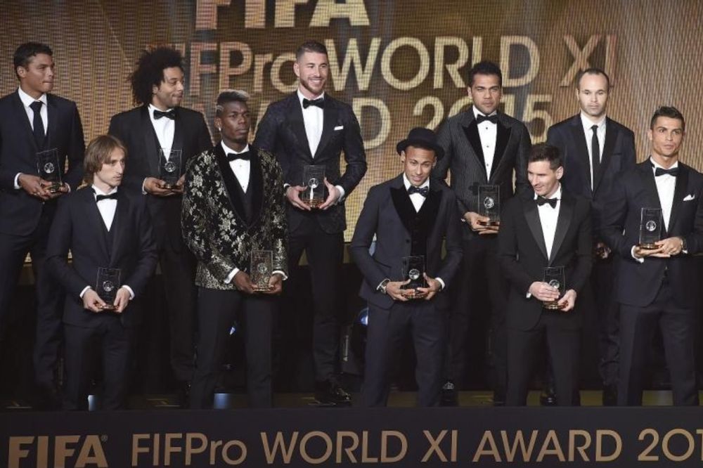 Fudbaler Barselone promovisao marihuanu na dodeli Zlatne lopte! (FOTO) (VIDEO)